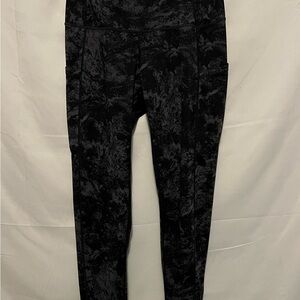 Black and Gray Marble Camo Mid Rise Yoga Leggings Size XS (24-26”) with Pockets